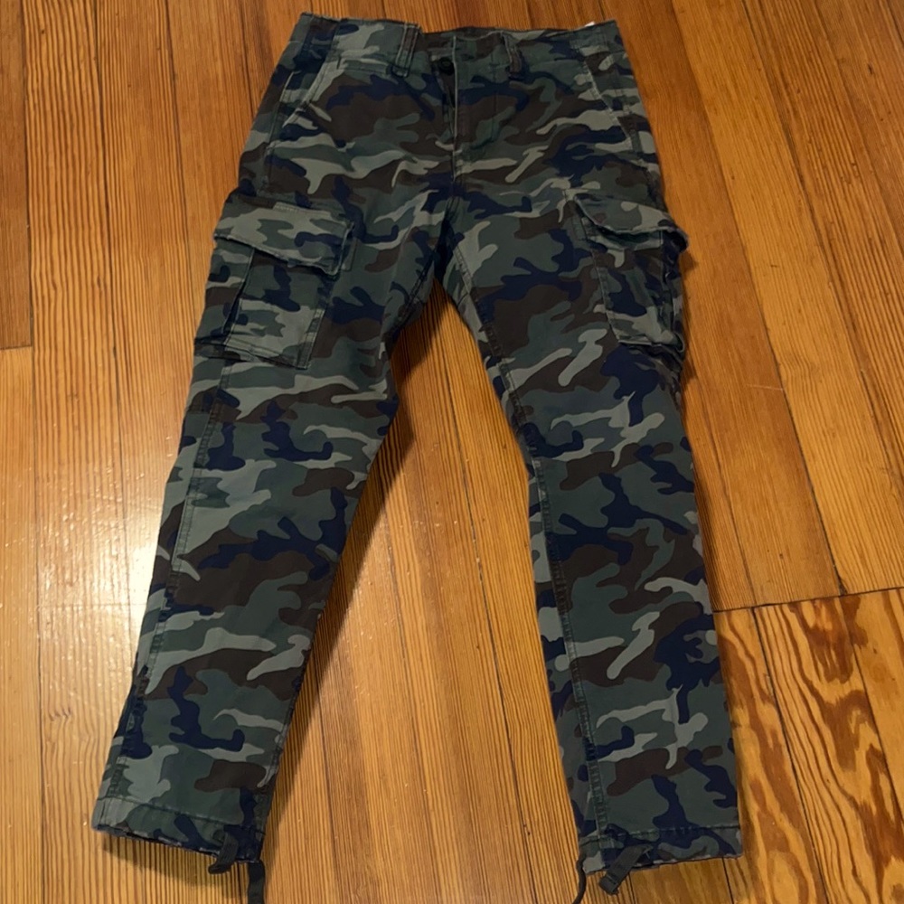 American eagle camo cargos